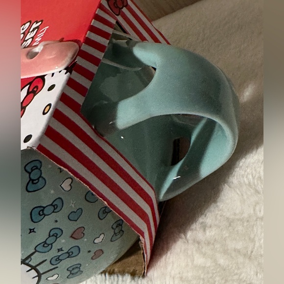 NEW SET: Hello Kitty Ceramic Bowl & Spoon - Picture 4 of 6